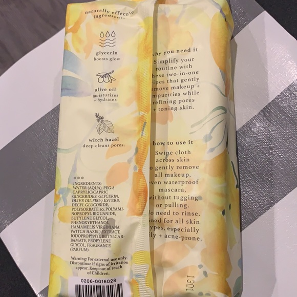 Julep BEAUTY Makeup Remover Wipes - Picture 2 of 3